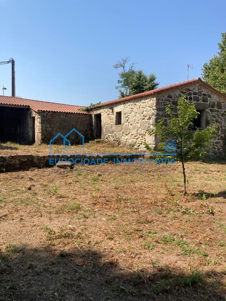 Foto 4 Se vende parcela con casa para restaurar